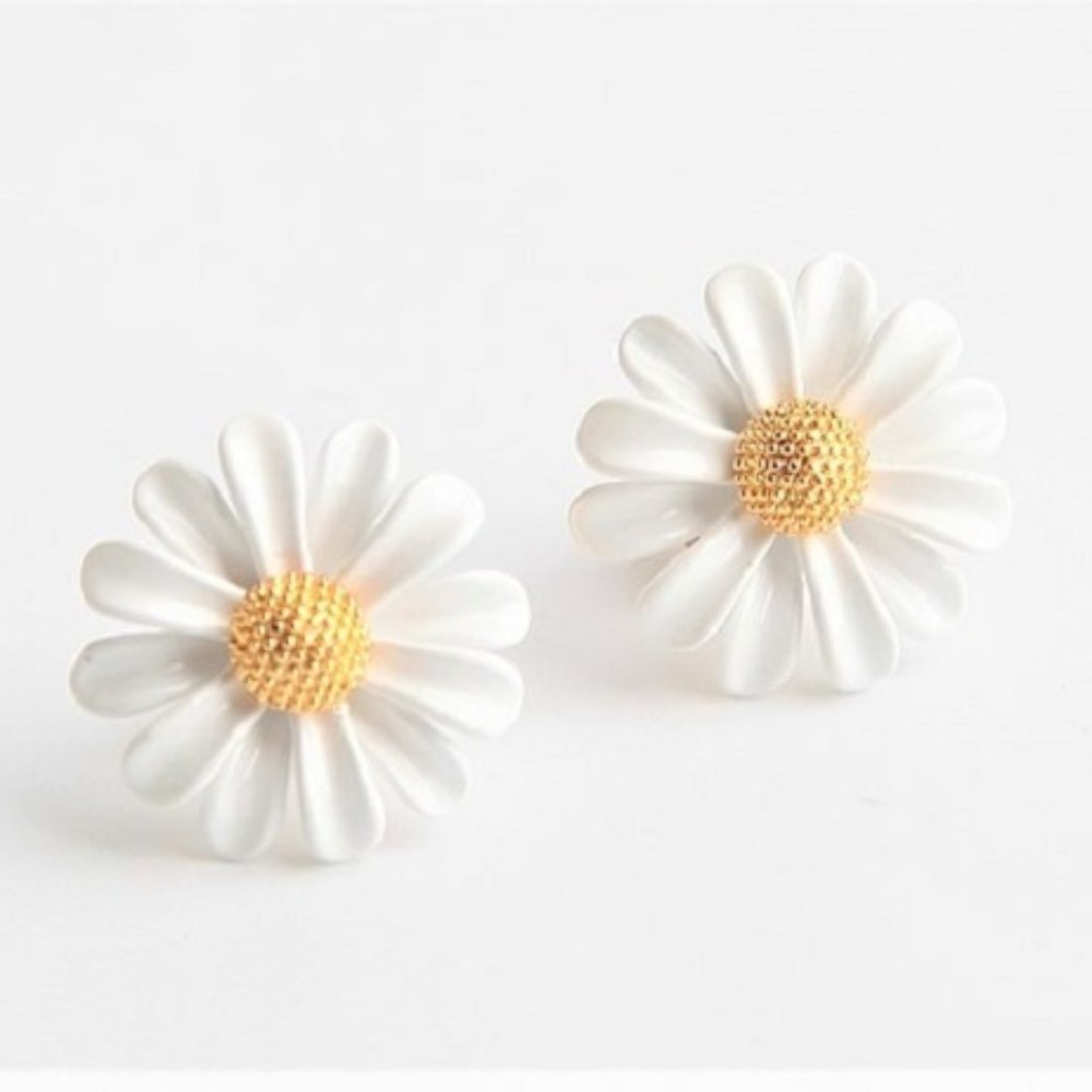 Kate Spade White Into The Bloom Daisy Earrings